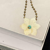 He loves Me Flower Choker EZ DUZIT