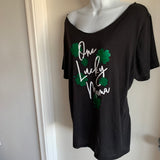 One lucky mama st Patrick’s day green glitter shamrock drinking party luck of the graphic holiday backless slit weave cut woven t shirt L XL